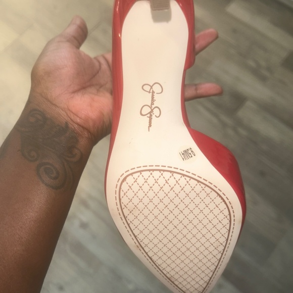 Women Heels - Picture 3 of 6